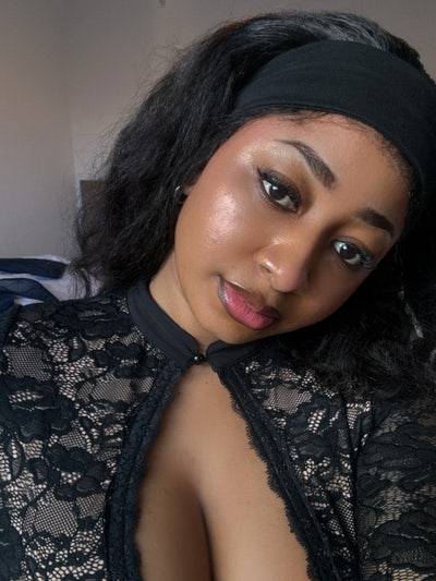 Student Female seeks a double room Main Photo