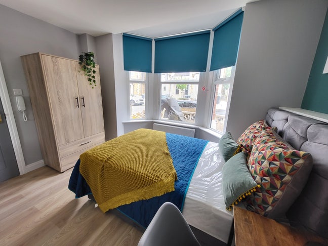 CR7 8NH, Double Ensuite Single Occupancy Free WIFI Main Photo