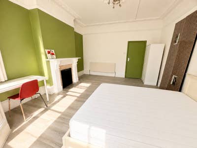  two Large Room apartment/flat Main Photo