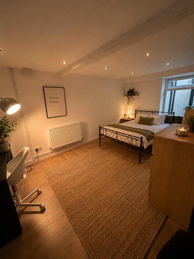 Spacious Double Room | Greenwich | Bills Included Main Photo