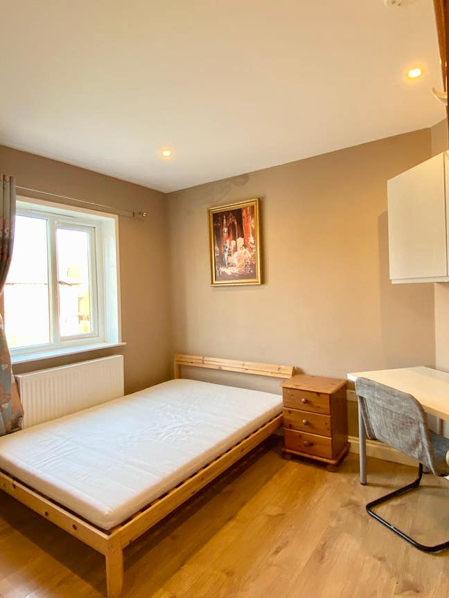 Southampton Sublet | 1min to Uni, En-suite Room Main Photo