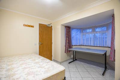Hatfield Double Room Bills Included Main Photo