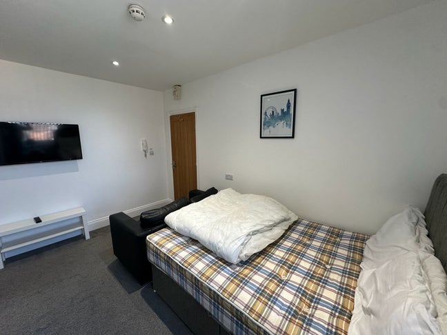 1 Bed Available all bills included for &pound;600pcm Main Photo