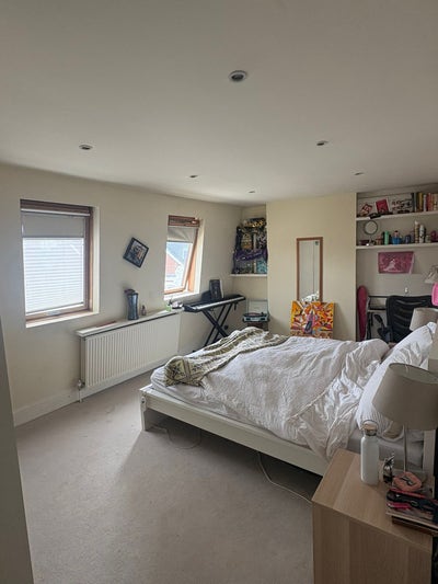 Large double room in Parsons Green Main Photo