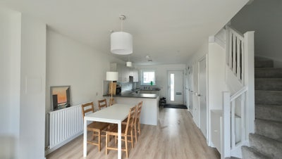 3 Bed Terraced House, Maltings Wynd, G4 Main Photo