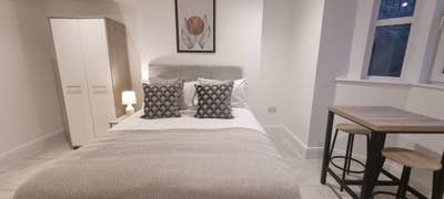 Luxury Living – Brand New Refurbishment! Main Photo