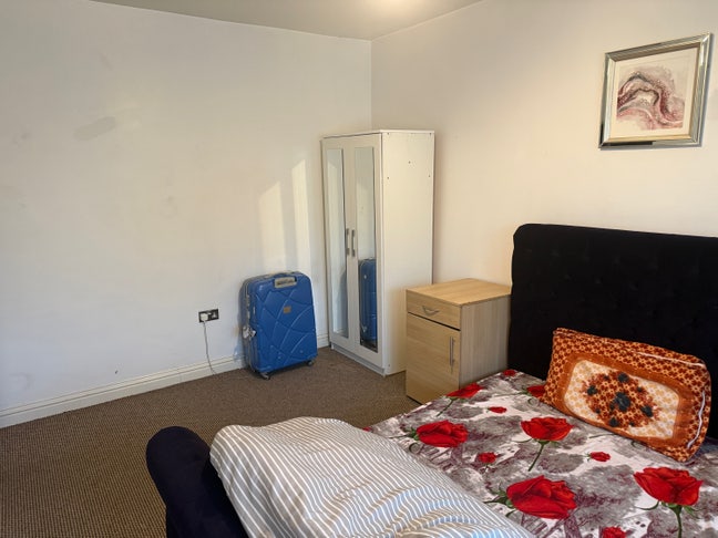 Room available  Main Photo