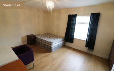 5 bedroom student HMO Main Photo