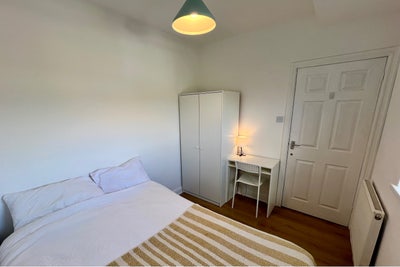 Bright Furnished Room Available  Main Photo