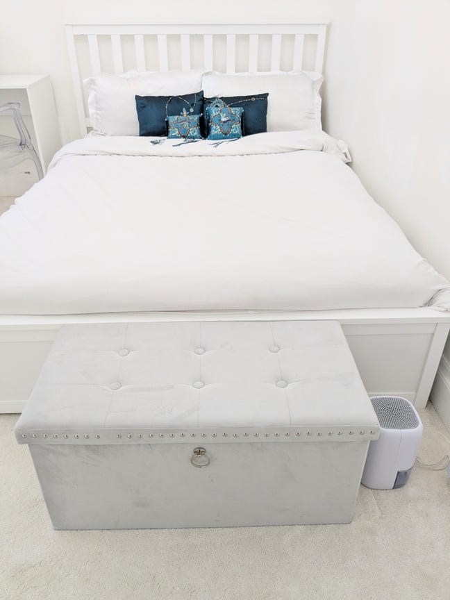 Luxury cozy large Double Room – Quiet Gated Home – Main Photo