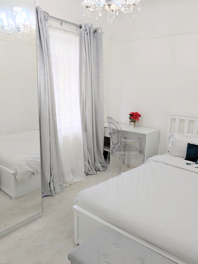 Luxury cozy large Double Room – Quiet Gated Home – Main Photo