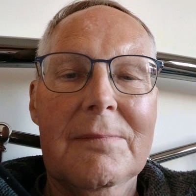 Moving into my mid seventies but active and a... Main Photo