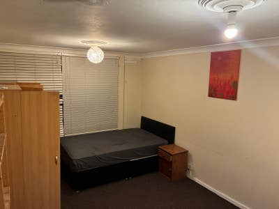 Double room to let Dagenham RM8 1TU Main Photo