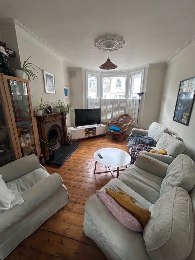 Spacious Double Room Great Location Short Term Main Photo