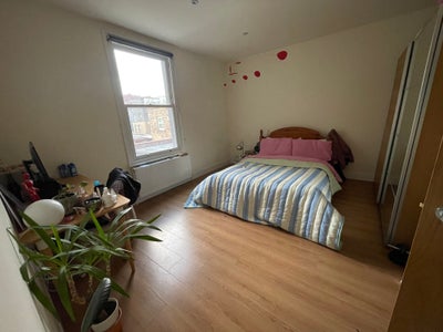 LARGE ROOM North London Sublet Main Photo
