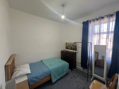 Single Room Main Photo