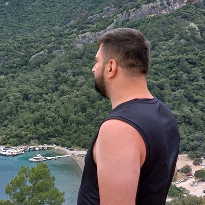 Professional Male seeks a single or double room Main Photo