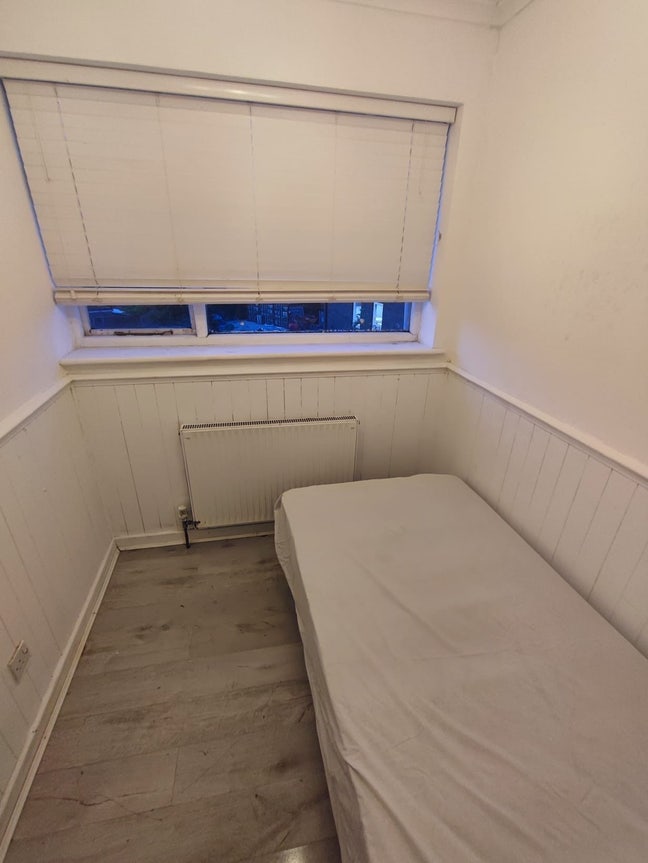 Room for rent Main Photo