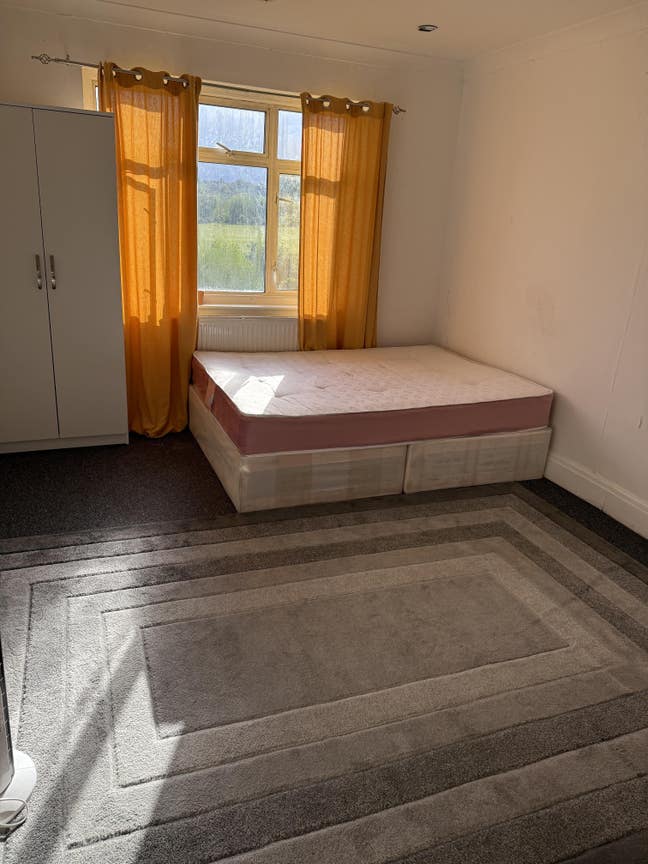 Double Room in South Kenton Main Photo