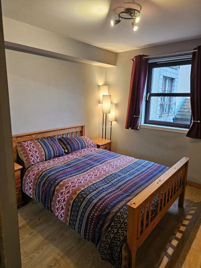 Large bedroom for rent in the city centre Main Photo