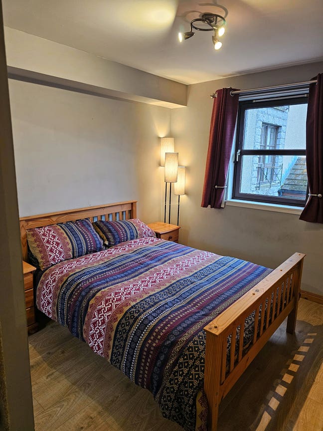 Large bedroom for rent in the city centre Main Photo