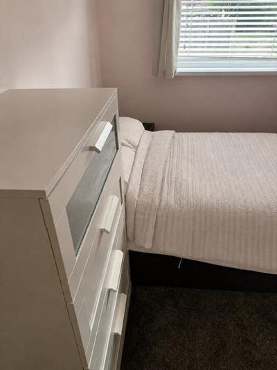 Downstairs Room in shared house Main Photo