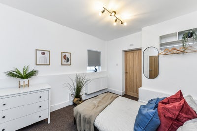 **Brand new furnished Ensuite room** Main Photo