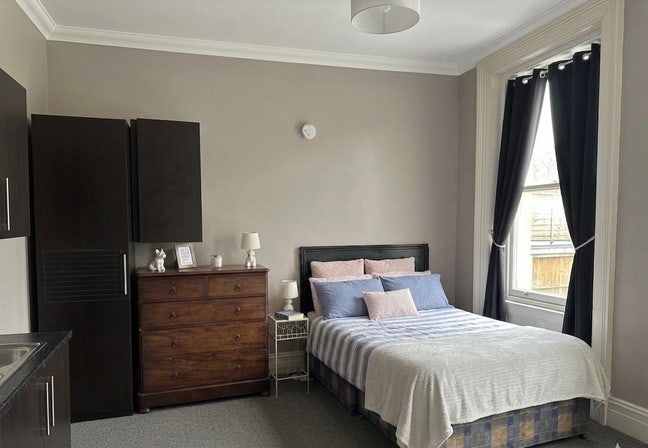 Private room with its own kitchen area- BH2 5HL.  Main Photo