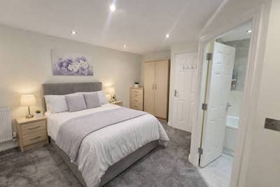 Ensuite Room for rent in Torre Main Photo