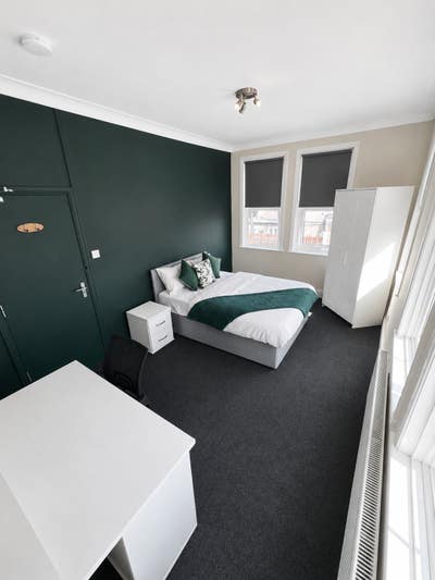 Cozy rooms with great transport links! Main Photo