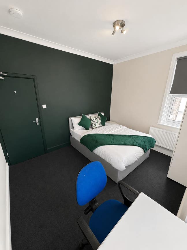 Cozy rooms with great transport links! Main Photo