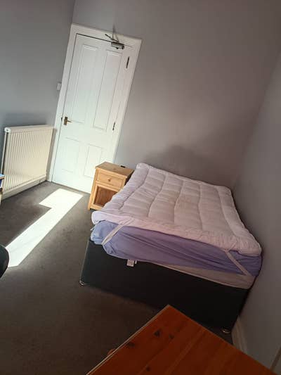 Available now! Bedroom in Leith  Main Photo