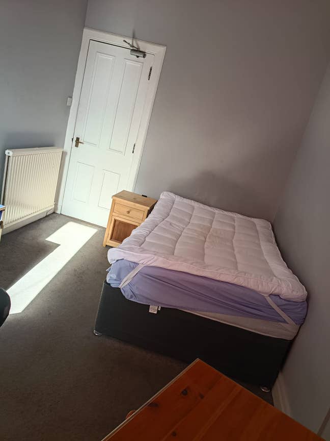 Available now! Bedroom in Leith  Main Photo