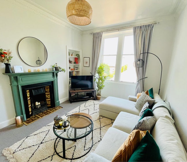 Spacious 1 Bed Flat + Separate Box Room For Rent  Main Photo