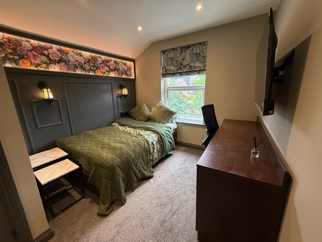 Luxury En-suite - RR & Alstom - 14th June 2026!! Main Photo