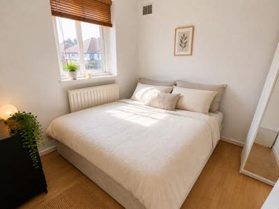  Bright Double Room-Metropolitan line Preston Rd Main Photo