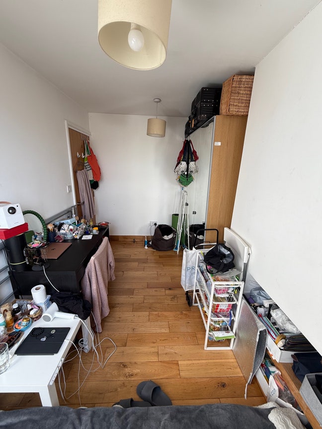  Room  Takeover  near  King’s  Cross  | preferably Female
 Main Photo