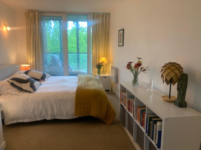 Large en-suite double with free gym+sauna Main Photo