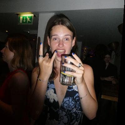 Hey! I’m looking to move into a flat share ... Main Photo