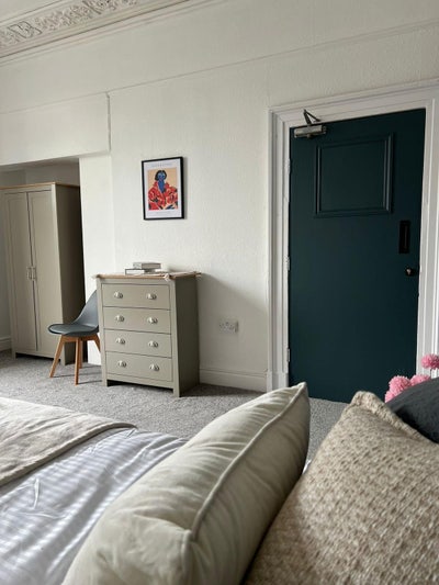 Spacious rooms near City Centre 🏠 Main Photo