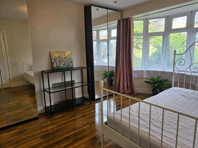 En-suite double room very close to central London Main Photo