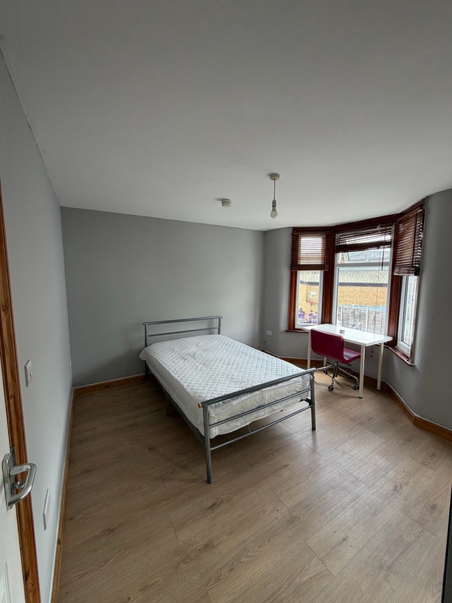 *Master Room - Quiet Rd, Prof House. Bills inc * Main Photo