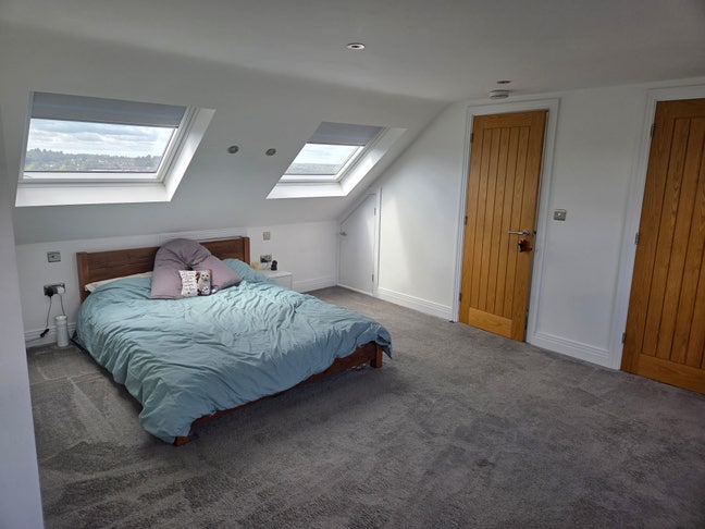 Extra-Large Ensuite Double Bedroom Main Photo