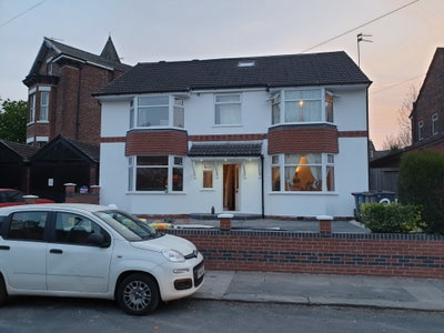 En-suite room in detached high end house Main Photo