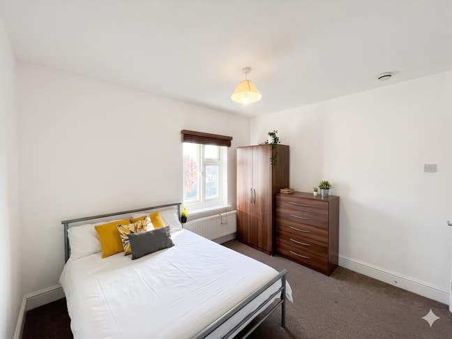 ❌ Zero Deposit! Double Room + Free Parking 🚗 Main Photo