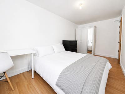 ⭐ Rooms near Central London / 3 min to Elizabeth Main Photo