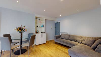 2 Bedroom Flat - W4 Chiswick Main Photo