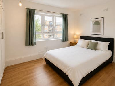 Summer next to the river | Fulham & Chelsea Main Photo