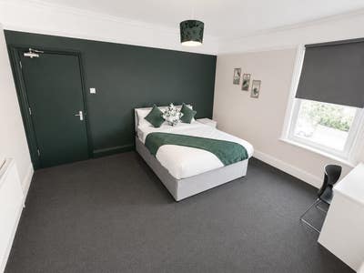 🛏️ Double Rooms Near Station – Bills Inc Main Photo