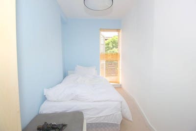Amazing Room In South Kensington with Balcony🔥  Main Photo